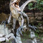 Développer l’imagination grâce à une figurine de vélociraptor