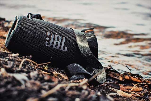 Pourquoi le CEO ne devrait pas être le maître de cérémonie de son propre événement